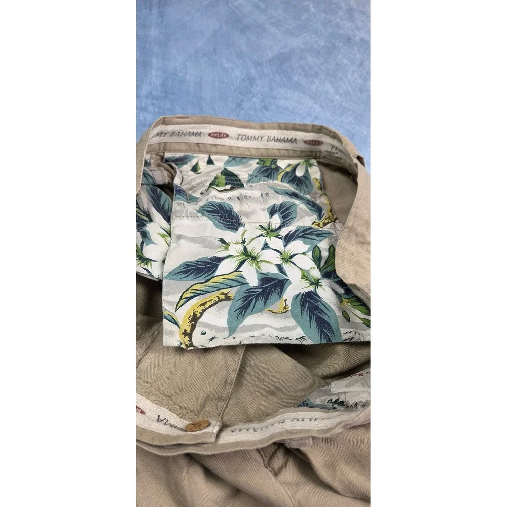 Tommy Bahama Relax Men's Shorts 35 Khaki 100% Silk Pleated Chino